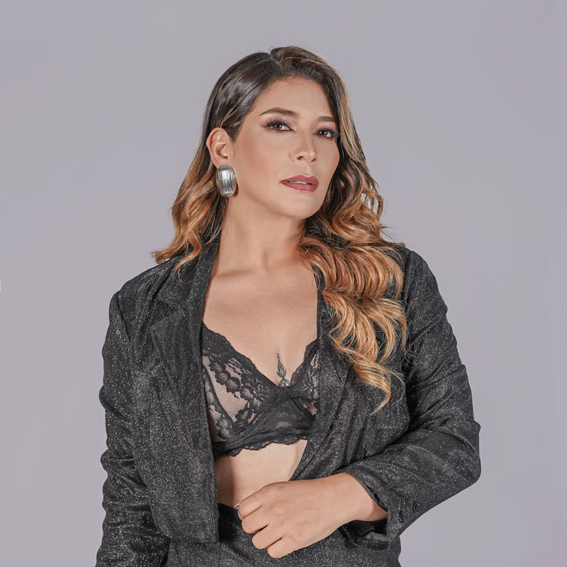 Zully Meneses cantante laboyana